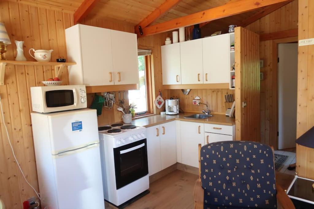 Cottage With Hot Tub In Beautiful Surroundings Hroarsstathir Exteriör bild