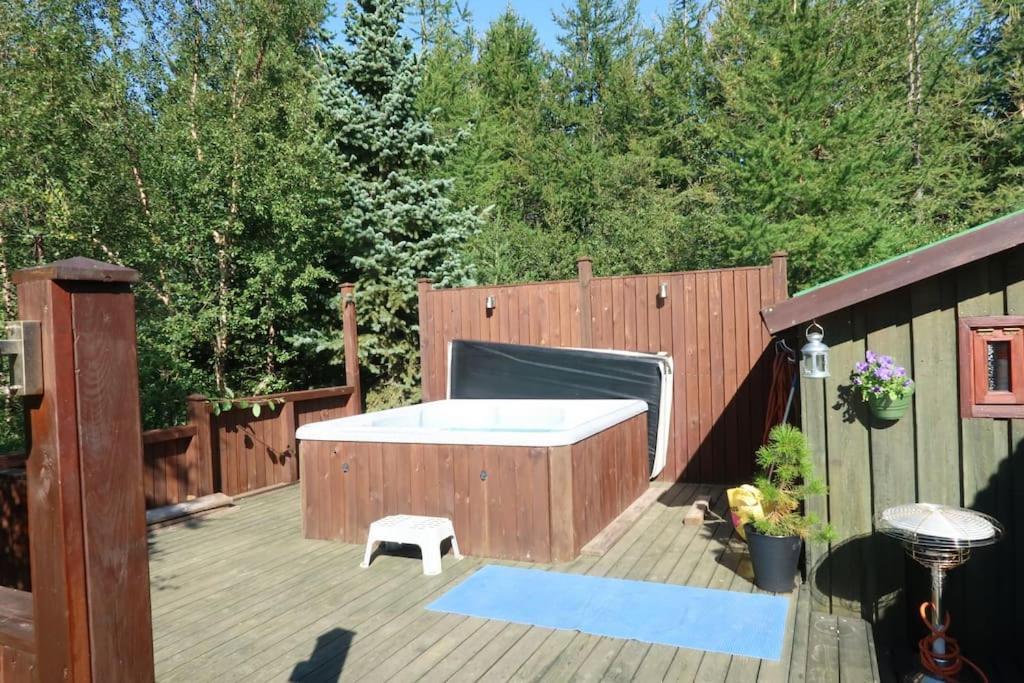 Cottage With Hot Tub In Beautiful Surroundings Hroarsstathir Exteriör bild